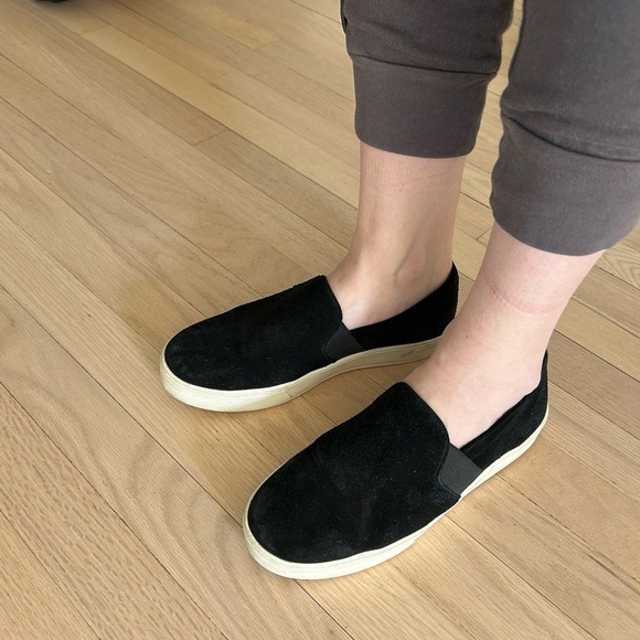VINCE $225 Black Suede & leather Slip-On sneaker size 8 - Picture 8 of 8